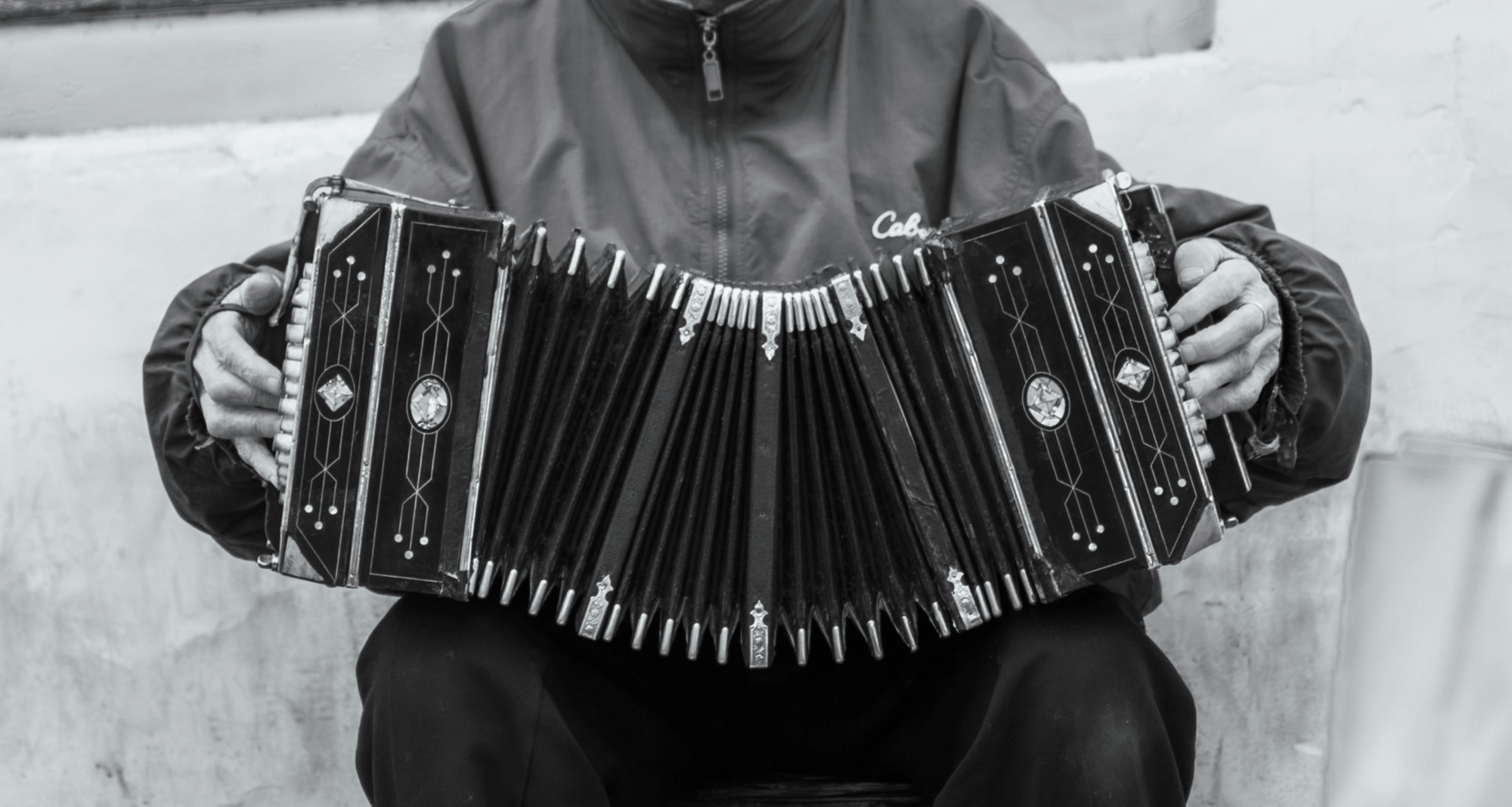 Discover the 5 Most Popular Portuguese Songs & Create the Perfect Reading Playlist