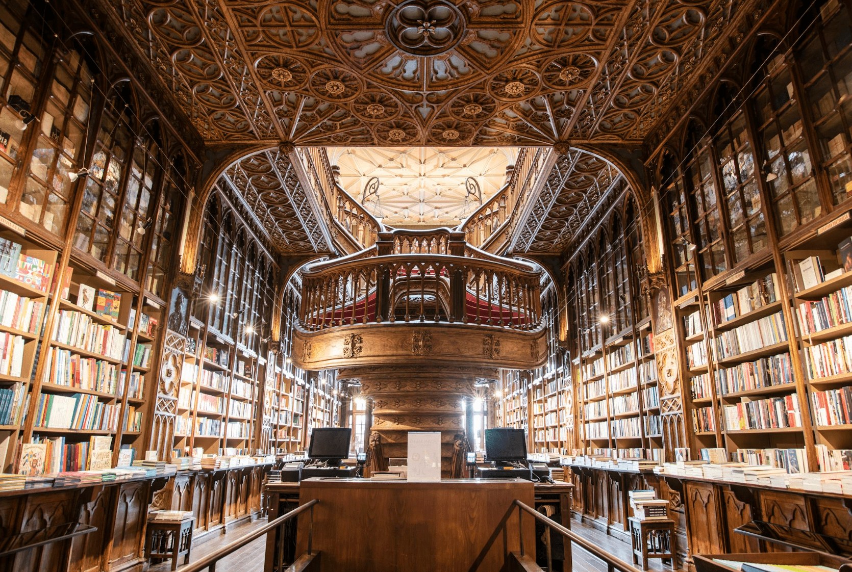 7 Travel Books to Read Before Your Next Trip to Portugal for an Unforgettable Journey