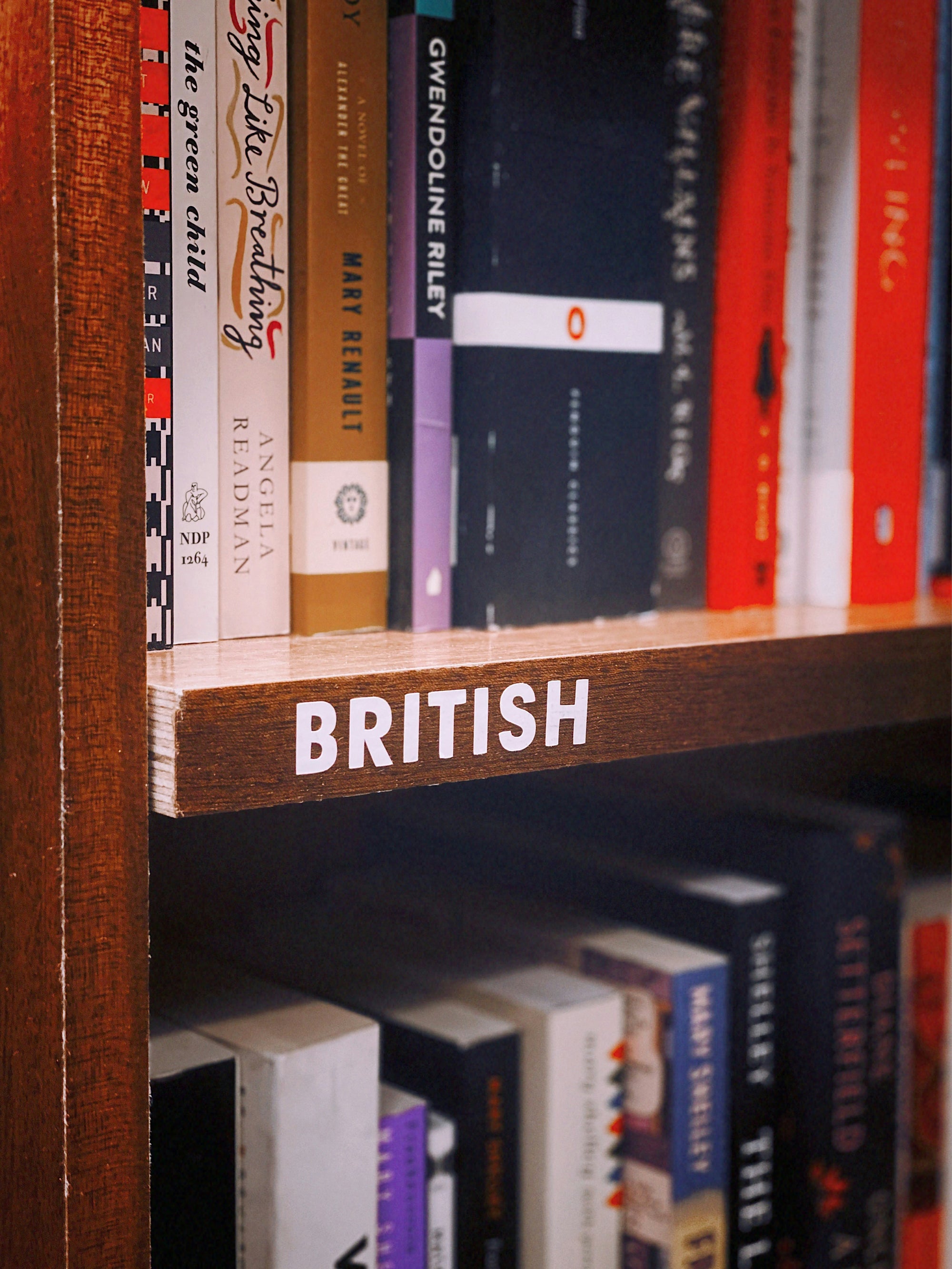 7 Travel Books to Read Before Your Next Trip to The British Isles